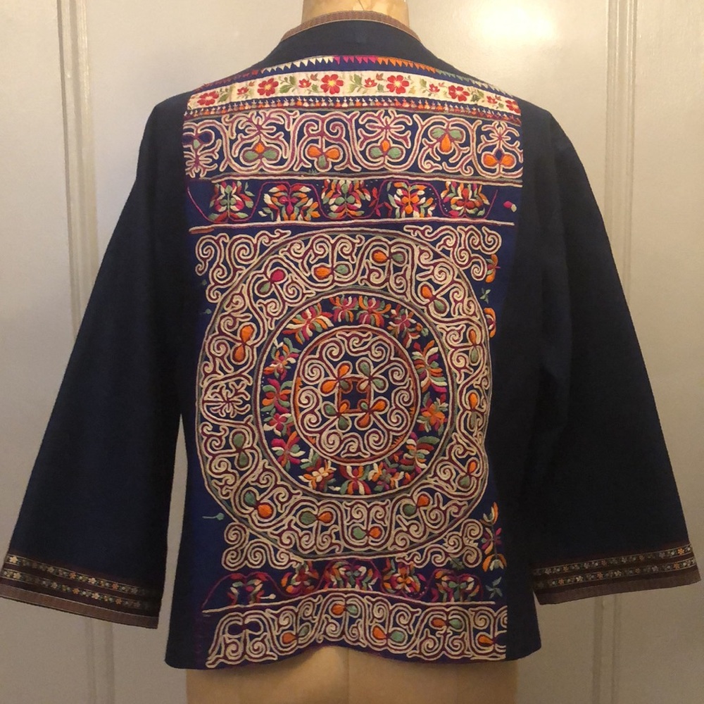 Beautiful!!Embroidered Mandarin Collared Jacket - image 5